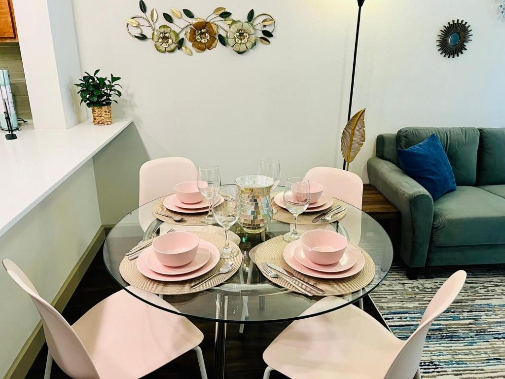 Downtown Apt Free Parking - Pool - Gym - Fully Kitchen Houston Buitenkant foto