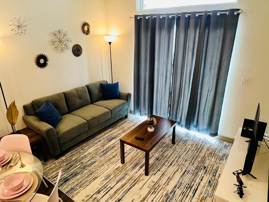 Downtown Apt Free Parking - Pool - Gym - Fully Kitchen Houston Buitenkant foto