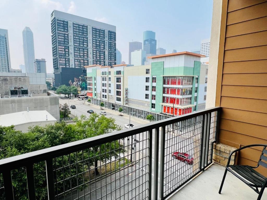 Downtown Apt Free Parking - Pool - Gym - Fully Kitchen Houston Buitenkant foto