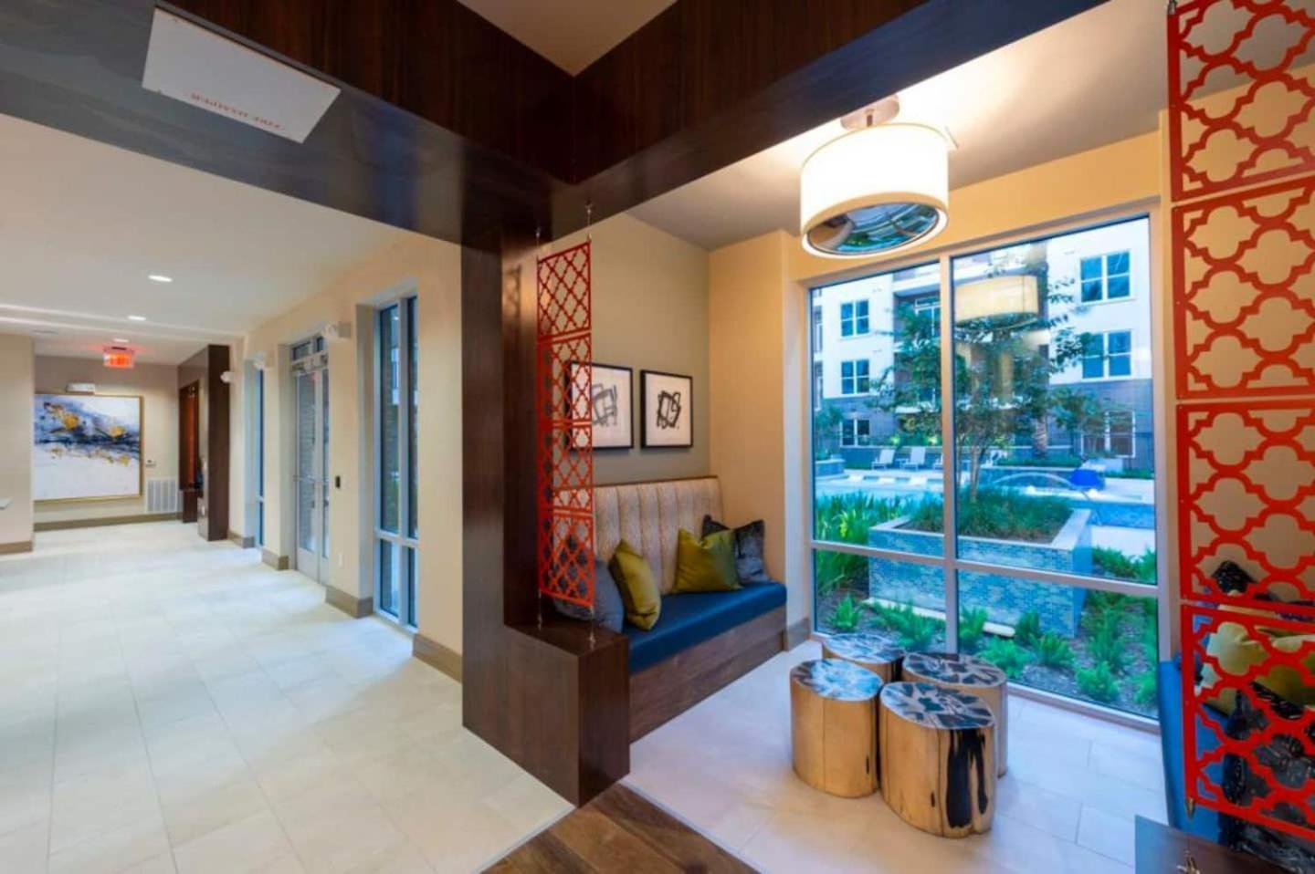 Downtown Apt Free Parking - Pool - Gym - Fully Kitchen Houston Buitenkant foto