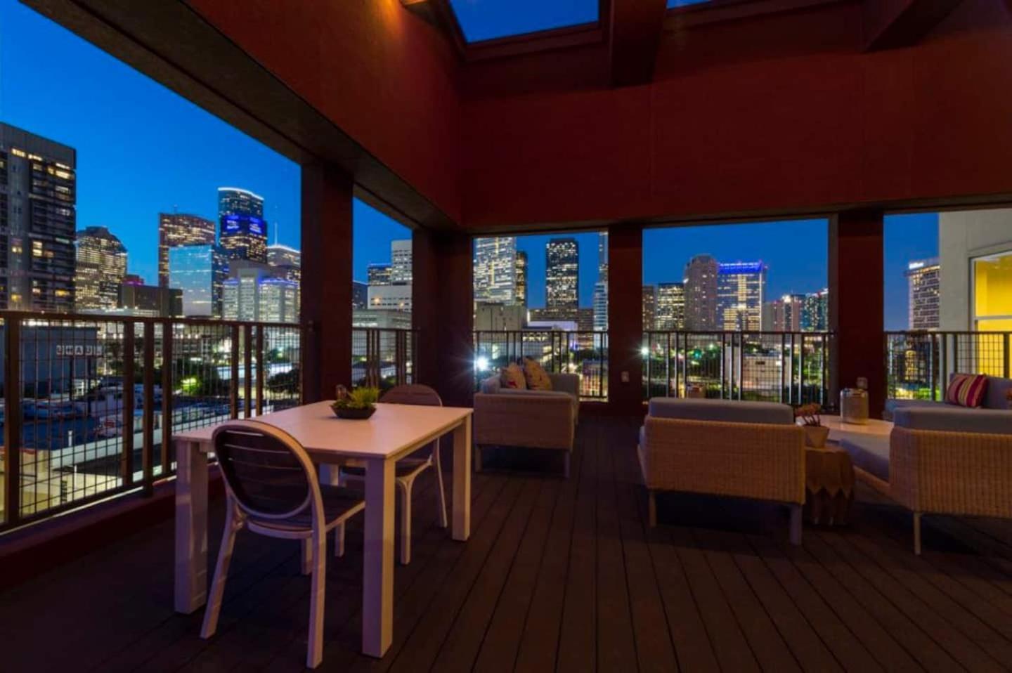 Downtown Apt Free Parking - Pool - Gym - Fully Kitchen Houston Buitenkant foto