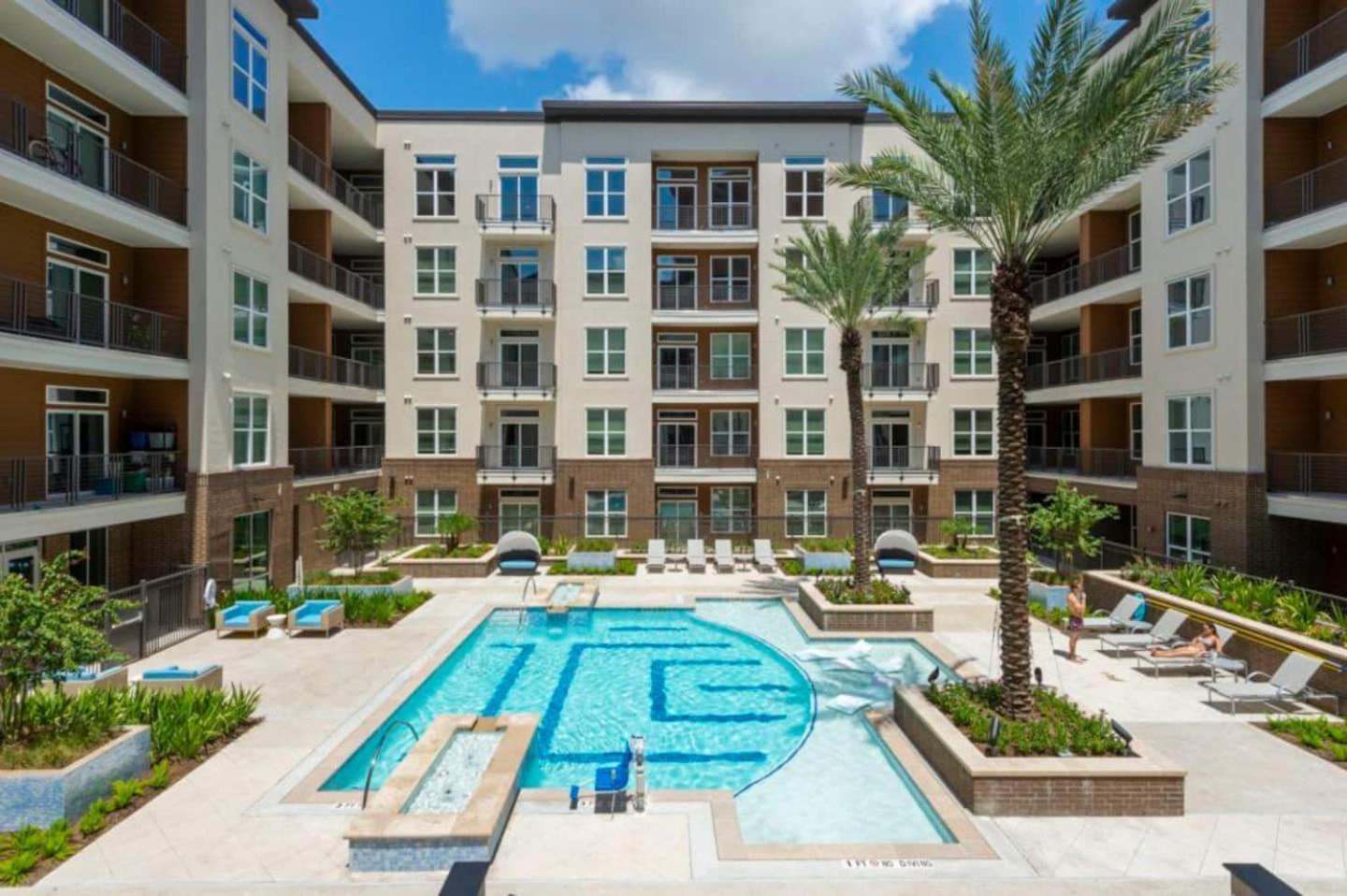 Downtown Apt Free Parking - Pool - Gym - Fully Kitchen Houston Buitenkant foto