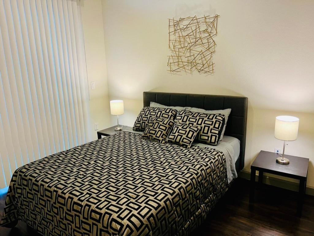 Downtown Apt Free Parking - Pool - Gym - Fully Kitchen Houston Buitenkant foto